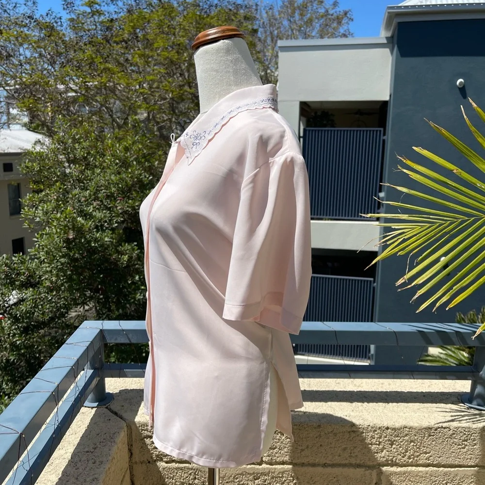 Dainty Vintage Embroidered Blouse - Picture 3 of 7
